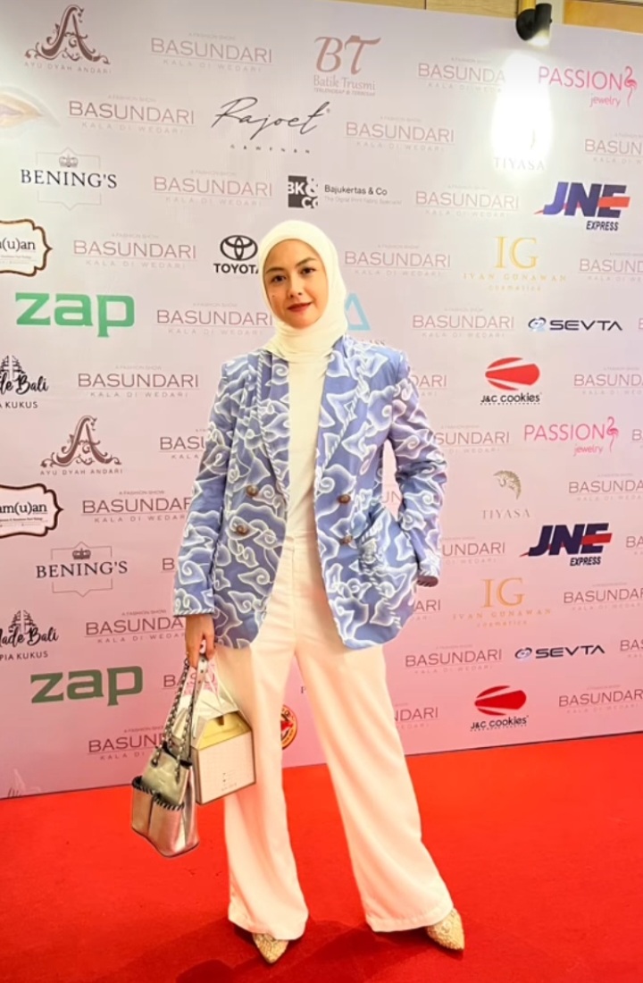 potret terkini Revalina S Temat berbagai sumber potret terkini Revalina S Temat berbagai sumber