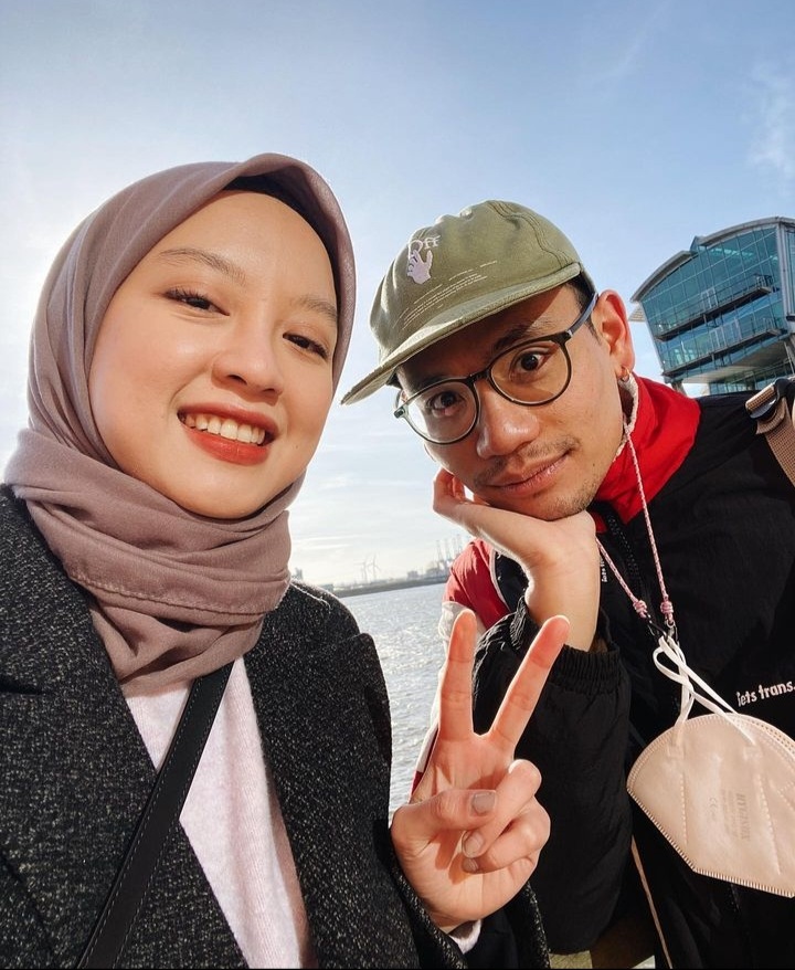 Gita Savitri dan suami istimewa