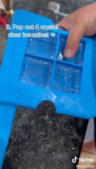 Bikin es batu bening ala kafe ternyata gampang, intip trik membuatnya