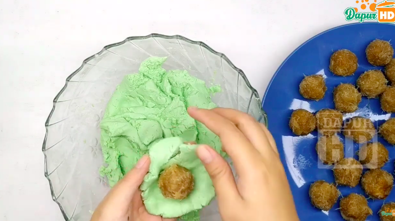 9 Cara bikin kue bugis, enak, lembut, dan antialot meski sudah dingin