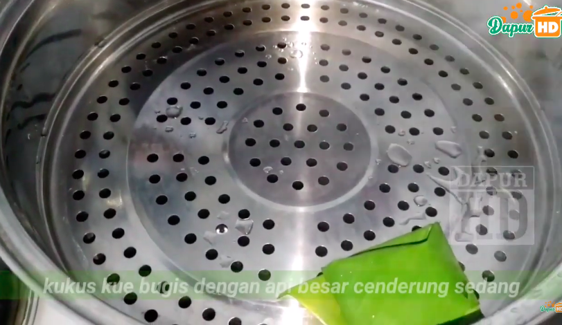 9 Cara bikin kue bugis, enak, lembut, dan antialot meski sudah dingin