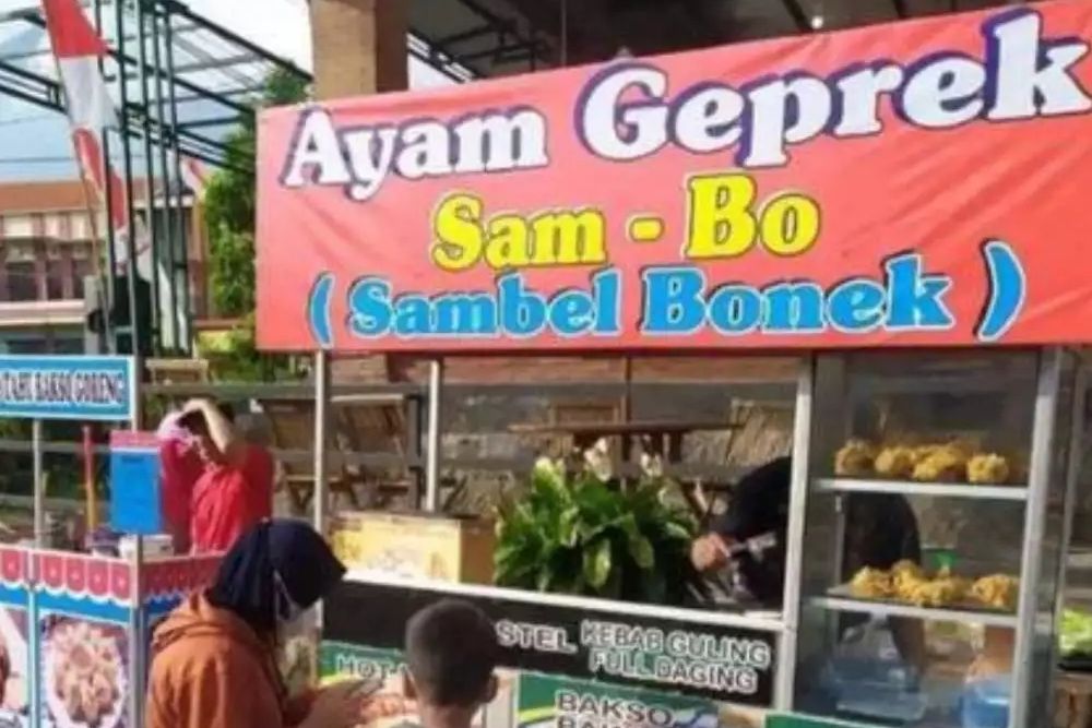 singkatan di spanduk menu nggak lazim © berbagai sumber singkatan di spanduk menu nggak lazim © berbagai sumber