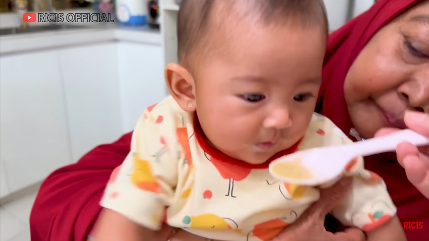 9 Menu MPASI Ria Ricis, bantu naikkan berat badan anak
