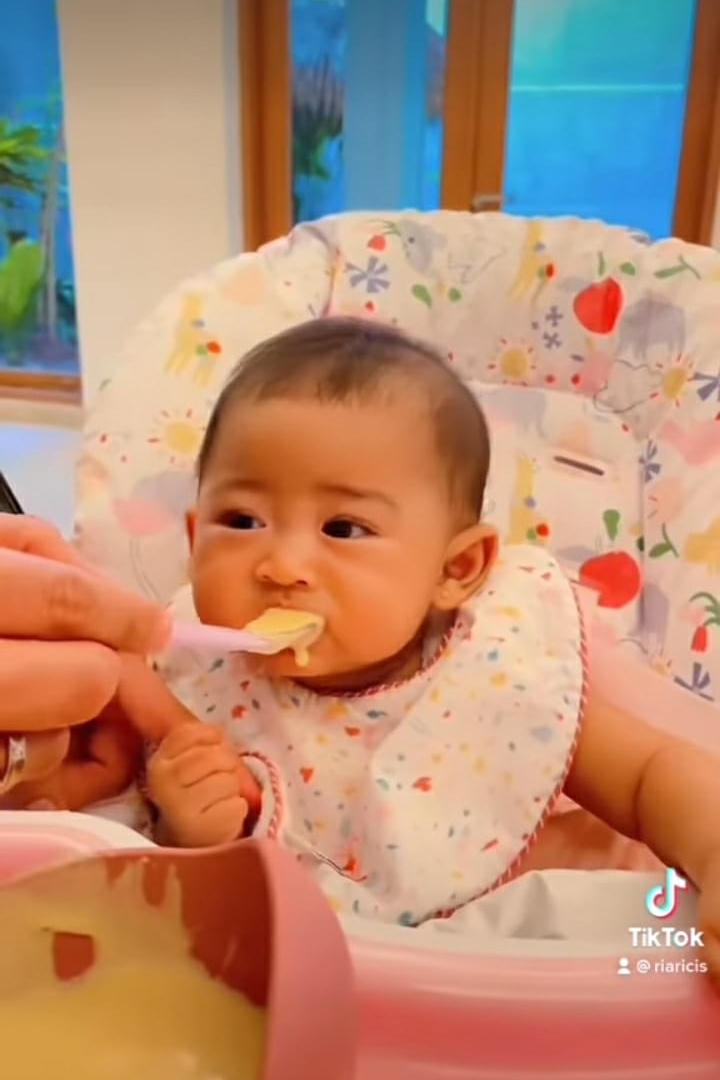 9 Menu MPASI Ria Ricis, bantu naikkan berat badan anak