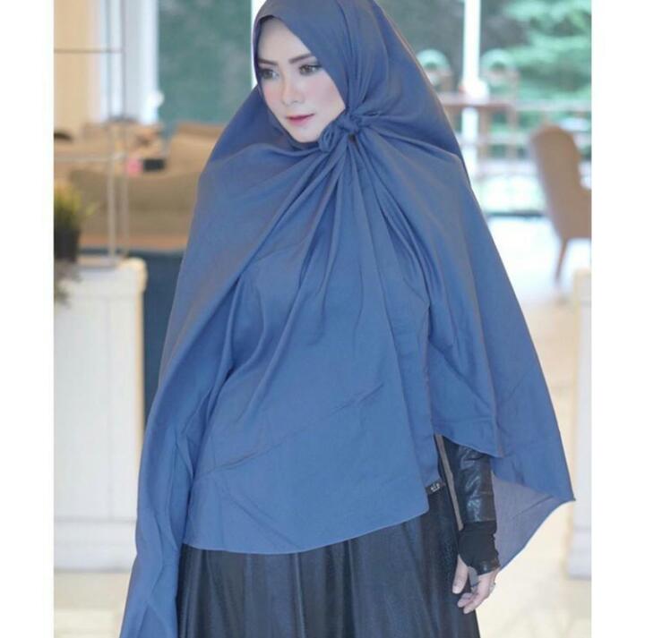 Pebisnis fesyen, begini 11 pesona Anne Kurniasih istri Teddy Syach pakai dan tanpa makeup