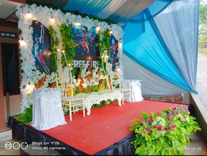 penampakan nyeleneh di kondangan © berbagai sumber