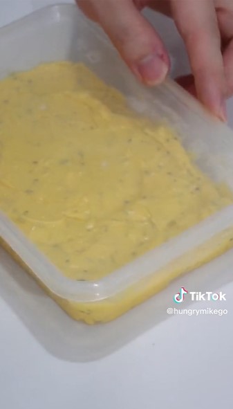 5 Cara simpel bikin garlic butter versi ekonomis, bisa jadi stok dan awet 3 bulan