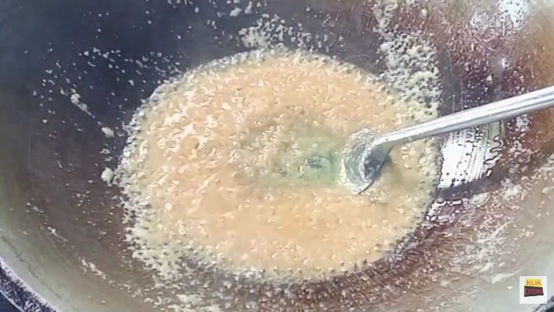 7 Cara membuat topping mi ayam ala pedagang kaki lima, manis dan kental