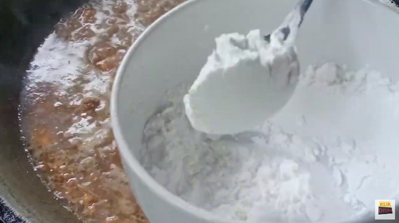 7 Cara membuat topping mi ayam ala pedagang kaki lima, manis dan kental