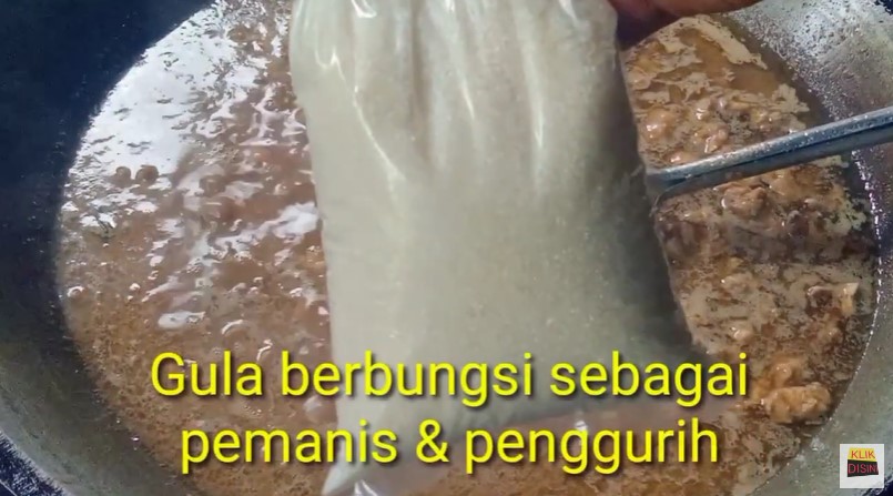 7 Cara membuat topping mi ayam ala pedagang kaki lima, manis dan kental