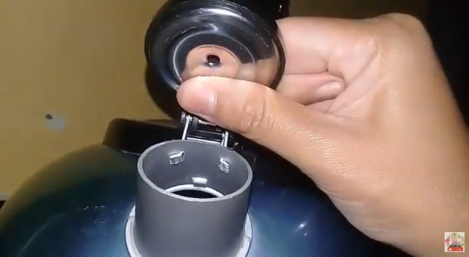 Teko siul tak berbunyi saat air mendidih? Ini lho trik mudah mengatasinya