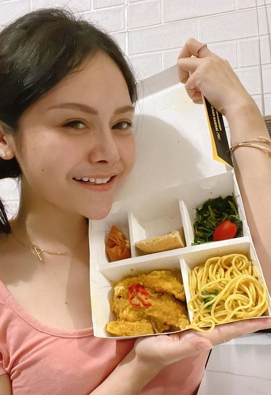 10 Menu makan Mawar AFI saat diet, lingkar pinggang mengecil dalam 2 minggu