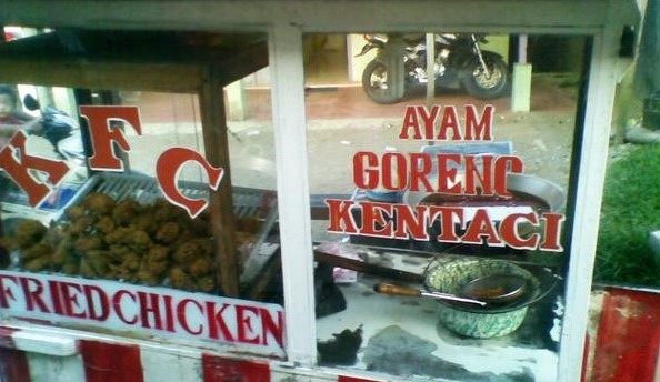 tulisan lucu jualan ayam goreng © berbagai sumber