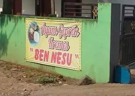 tulisan lucu jualan ayam goreng © berbagai sumber