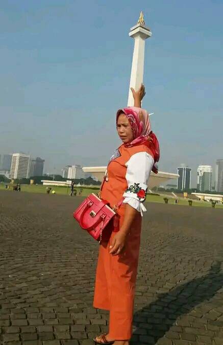 pose foto emak-emak © berbagai sumber