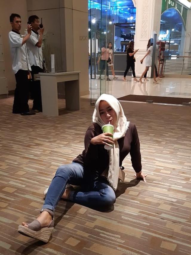 pose foto emak-emak © berbagai sumber pose foto emak-emak © berbagai sumber