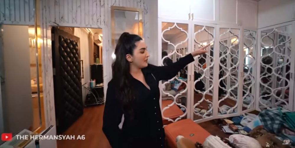 kamar Ashanty di istana Cinere usai renovasi © 2022 You Tube kamar Ashanty di istana Cinere usai renovasi © 2022 You Tube