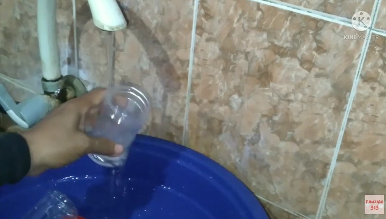 Cara membersihkan botol plastik sekali pakai, tanpa alat sterilizer
