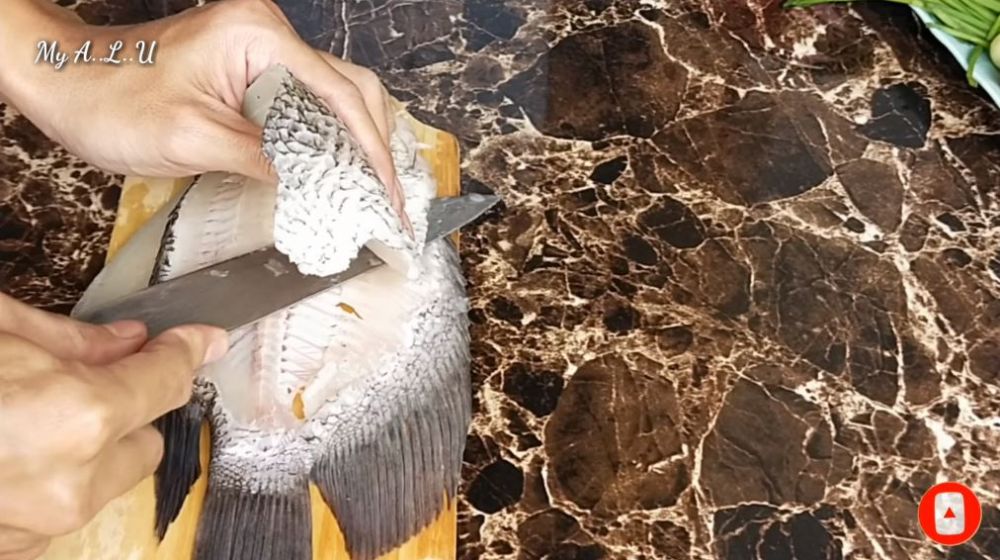 5 Cara bikin ikan gurame goreng terbang, bentuknya cantik bak buatan restoran
