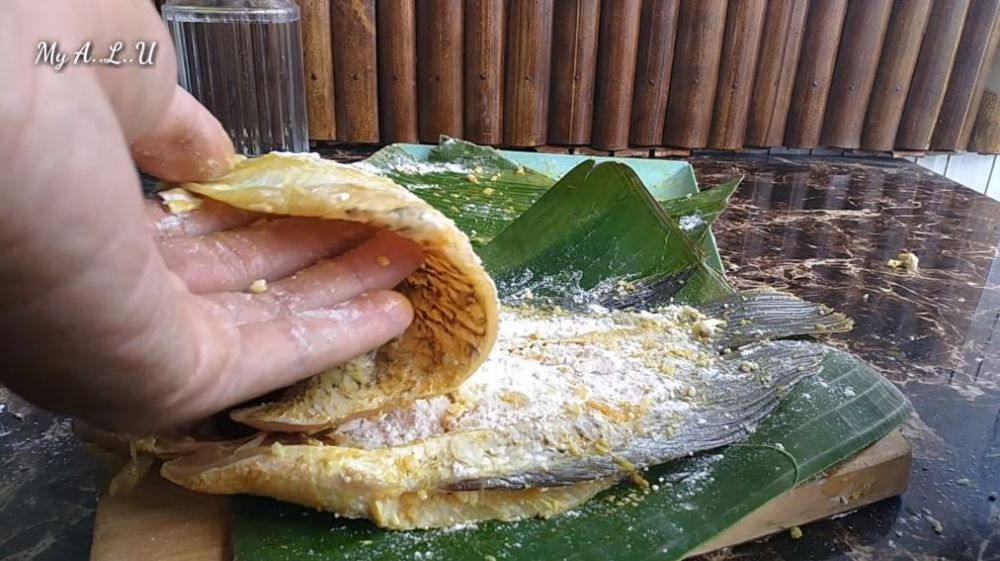 5 Cara bikin ikan gurame goreng terbang, bentuknya cantik bak buatan restoran