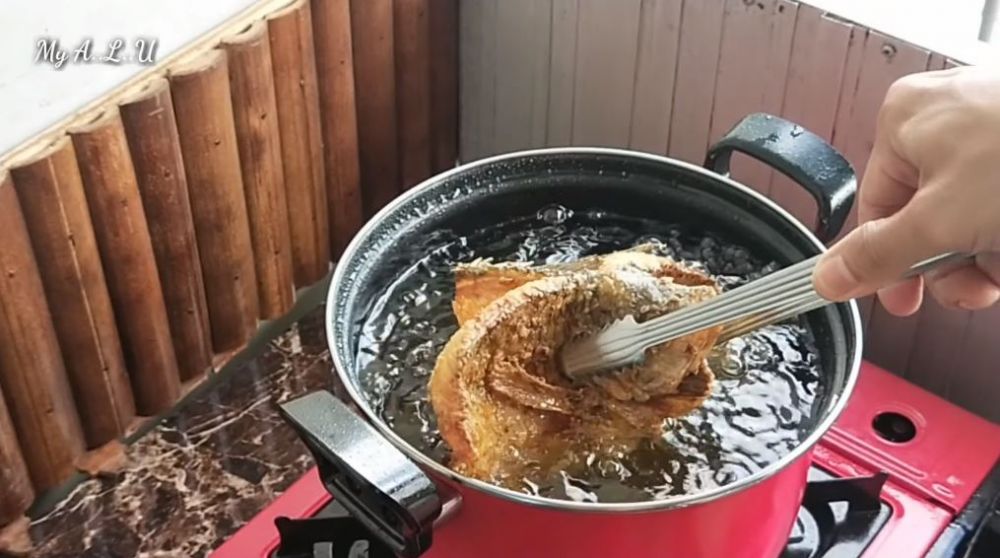 5 Cara bikin ikan gurame goreng terbang, bentuknya cantik bak buatan restoran