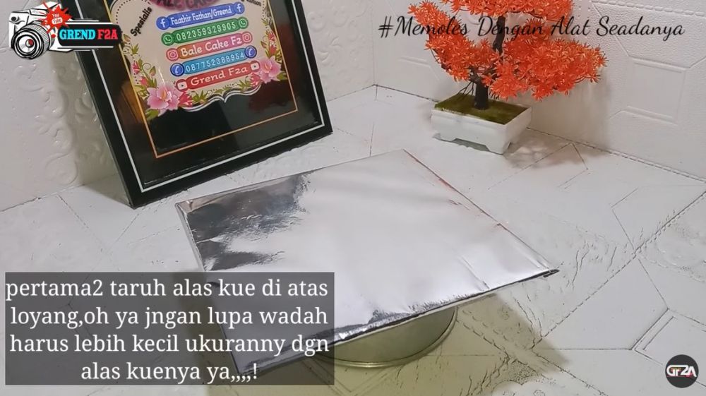 Tanpa meja putar dan scraper, trik memoles kue tart ini hasilnya rapi dan cantik