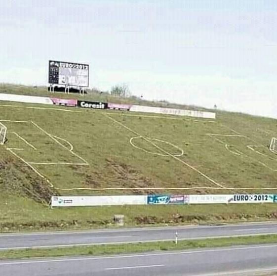 benda ada di tempat yang salah © berbagai sumber benda ada di tempat yang salah © berbagai sumber