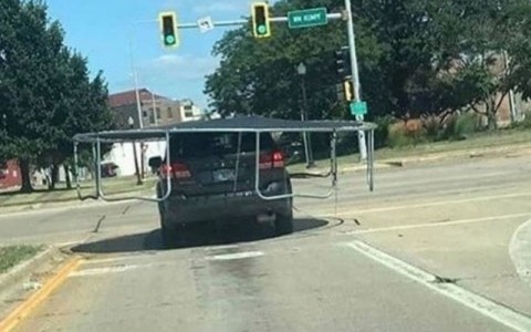 kendaraan angkut barang kelebihan muatan © berbagai sumber