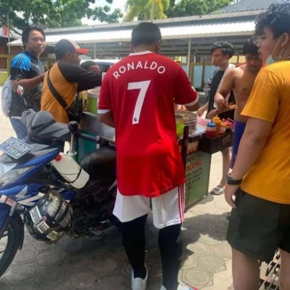 baju pedagang yang bikin pembeli tepuk jidat © berbagai sumber
