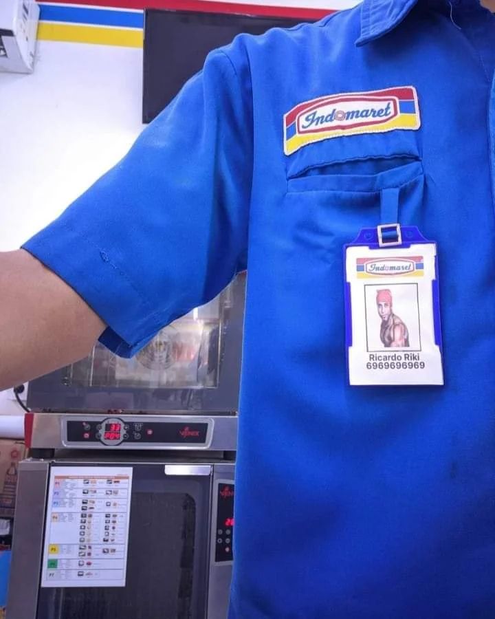 baju pedagang yang bikin pembeli tepuk jidat © berbagai sumber