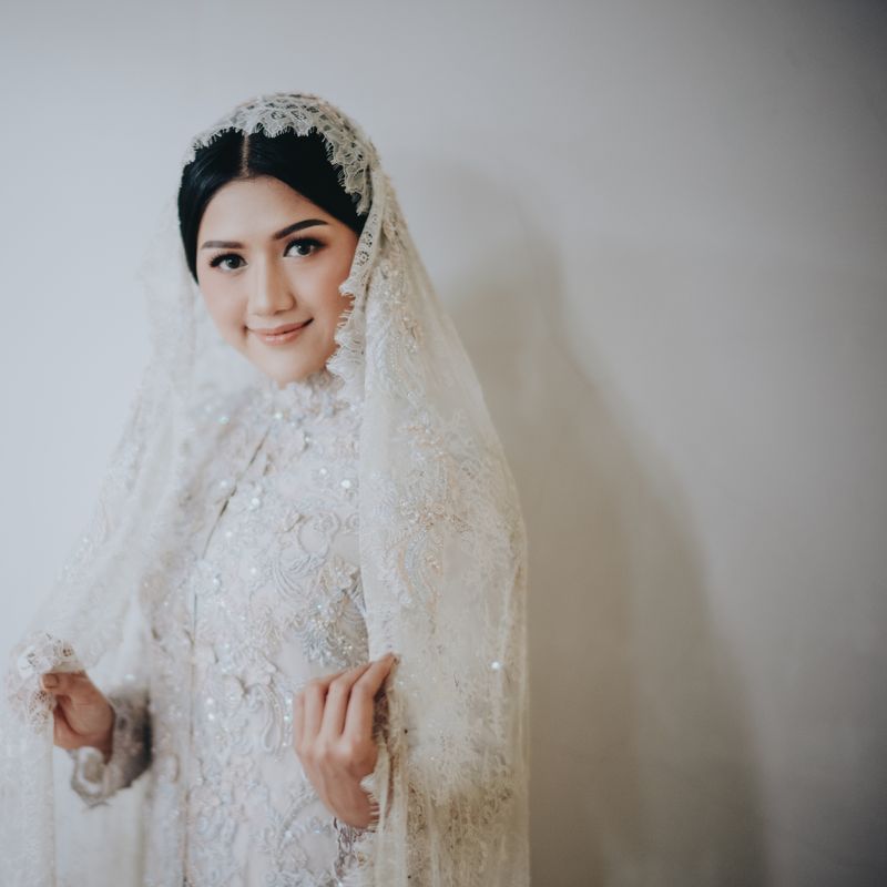9 Detail penampilan Erina Gudono di pengajian jelang pernikahan, tampil menawan dengan riasan flawless