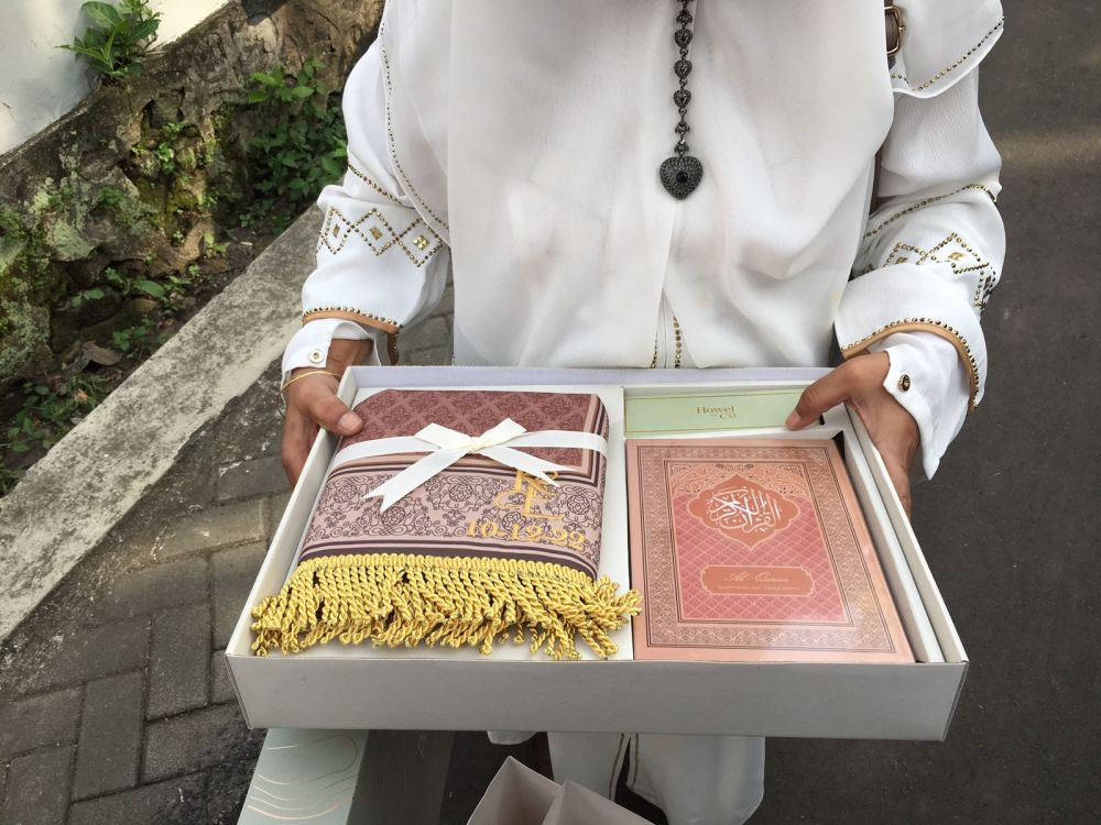 Bingkisan pengajian pernikahan Erina Gudono  © 2022 brilio.net