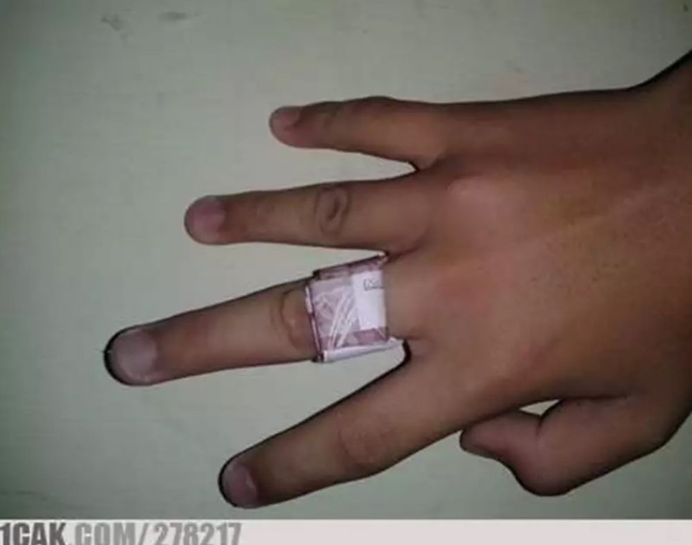 Cincin nyeleneh Berbagai sumber