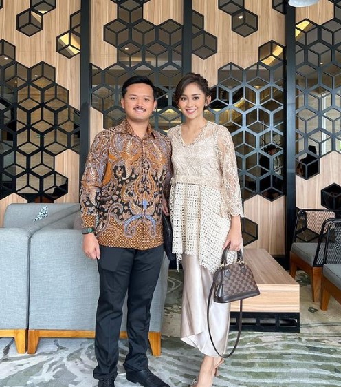 Kontes kecantikan Berbagai sumber