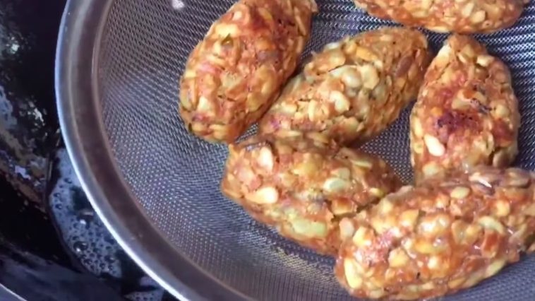 7 Cara bikin mendol tempe khas Malang yang enak, padat, dan tidak hancur