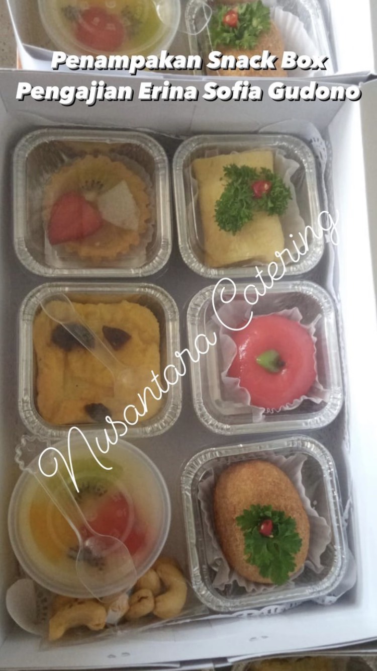 5 Isi hampers makanan pengajian Erina Gudono, komplet dan menggugah selera