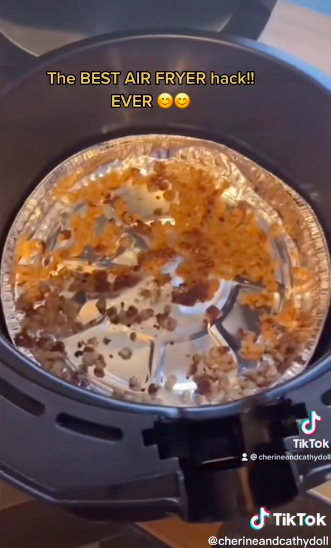 Cara praktis bersihkan air fryer tanpa air, hemat waktu dan tenaga