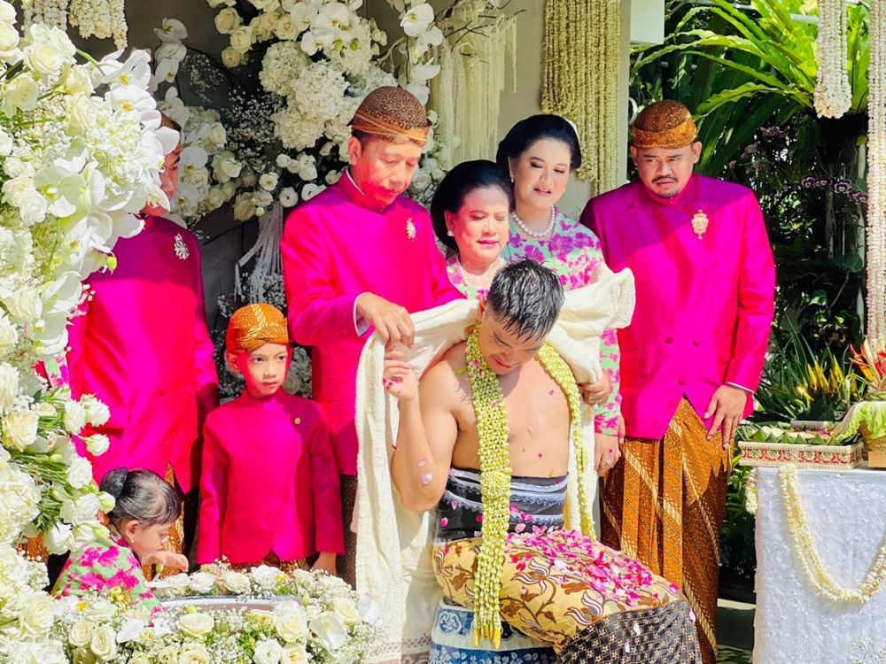 jokowi iriana di siraman anaknya © berbagai sumber