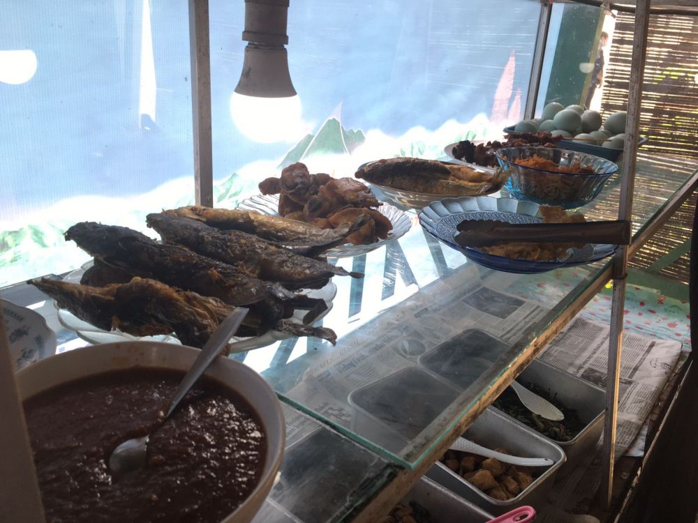 Warung Bu Dakir tetangga Erina Gudono © 2022 brilio.net