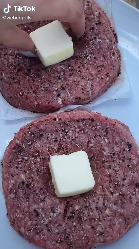 Trik memanggang daging burger supaya tidak kering dan tetap empuk
