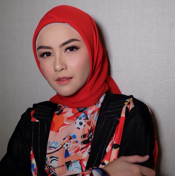Saudara tiri Nia Ramadhani di Bawang Merah Bawang Putih comeback akting, intip 11 potret terbarunya