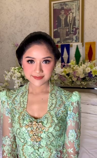 detail makeup Erina Gudono © 2022 berbagai sumber detail makeup Erina Gudono © 2022 berbagai sumber