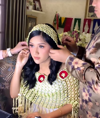 detail makeup Erina Gudono © 2022 berbagai sumber detail makeup Erina Gudono © 2022 berbagai sumber