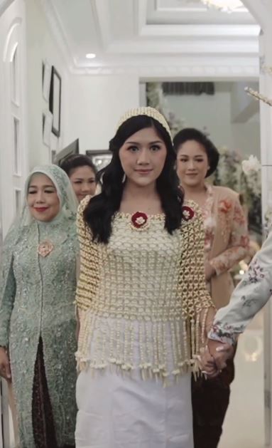 detail makeup Erina Gudono © 2022 berbagai sumber detail makeup Erina Gudono © 2022 berbagai sumber