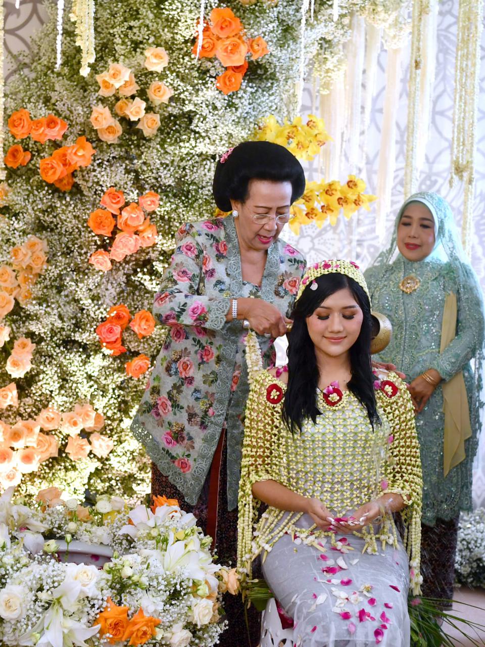 potret pesohor di siraman Erina © berbagai sumber