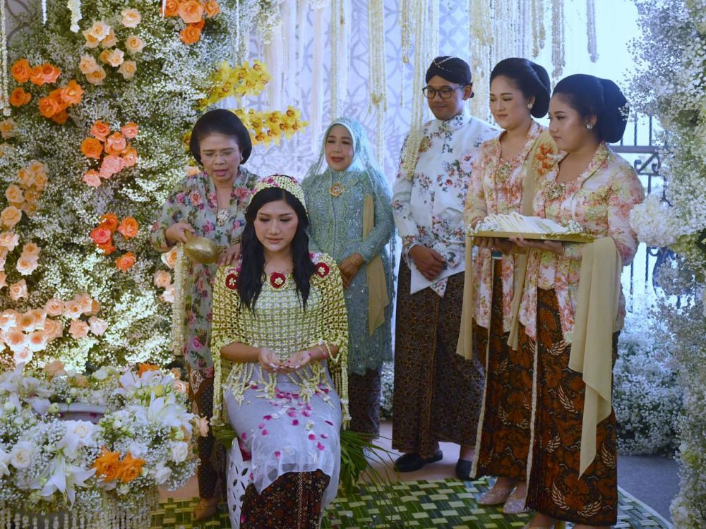 potret pesohor di siraman Erina © berbagai sumber