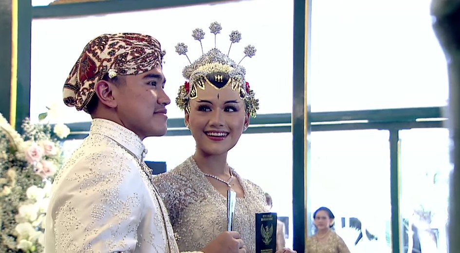 Makeup Erina akad dan panggih YouTube