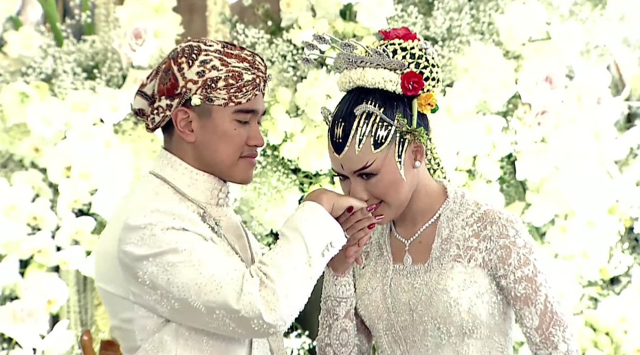 Makeup Erina akad dan panggih YouTube