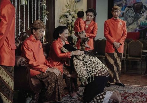 Selvi Ananda di nikah dua adik Gibran © berbagai sumber Selvi Ananda di nikah dua adik Gibran © berbagai sumber