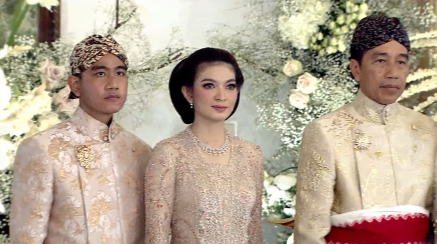 Selvi Ananda di nikah dua adik Gibran © berbagai sumber Selvi Ananda di nikah dua adik Gibran © berbagai sumber